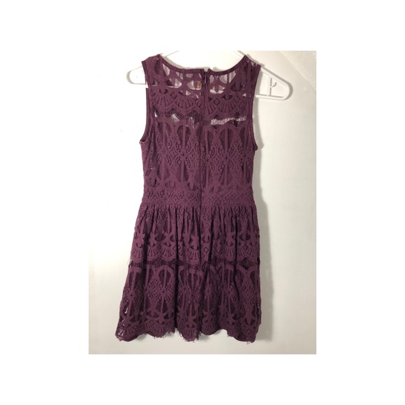 LILY ROSE LACE DRESS - Picture 3 of 3